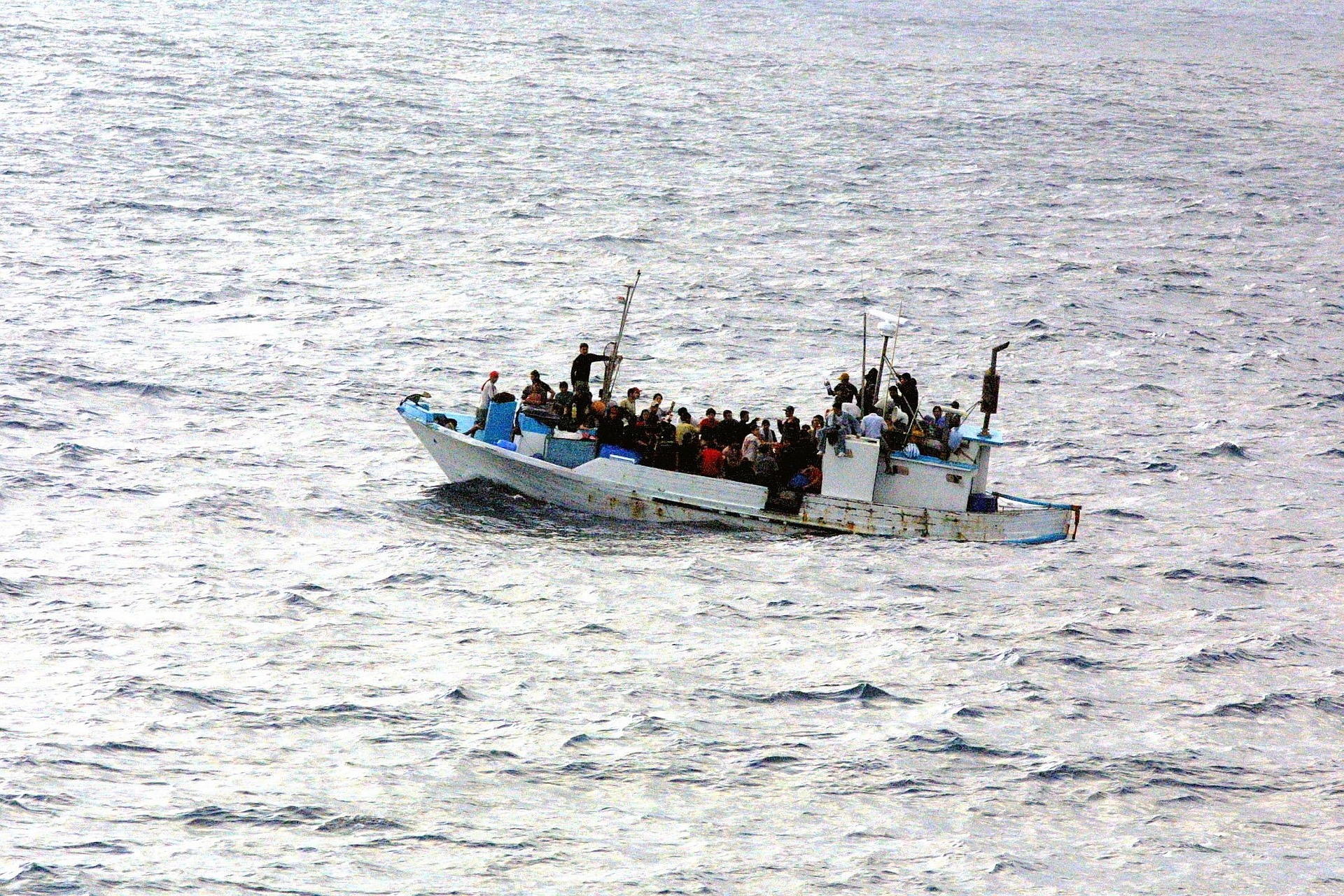 EU loukkaa ihmisoikeuksia Välimerellä ja Suomikin voisi ottaa huomattavasti lisää pakolaisia