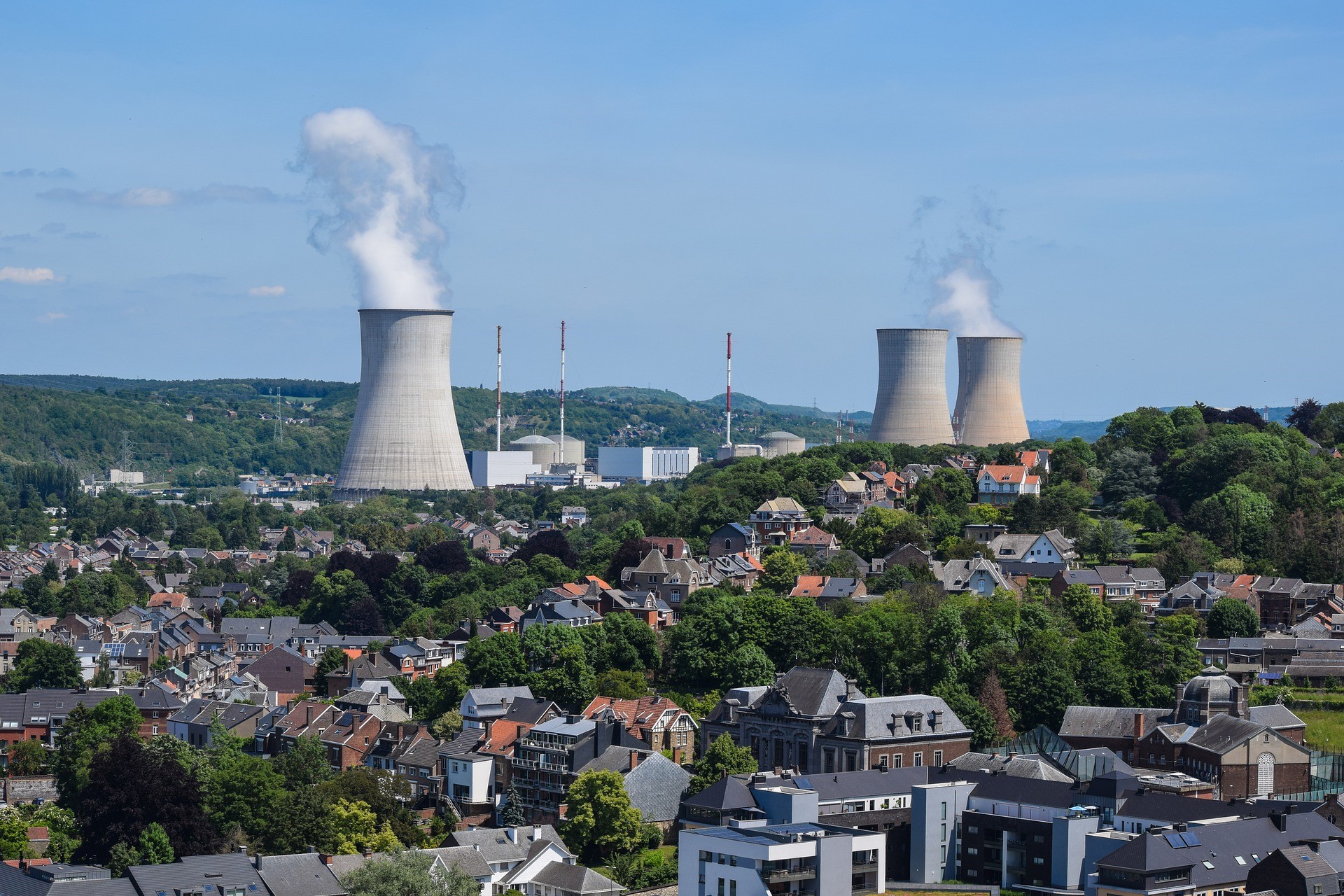 Euroopan vihreiden ydinvoimavastaisuus ei huomioi uusiutuvien ympäristöriskejä